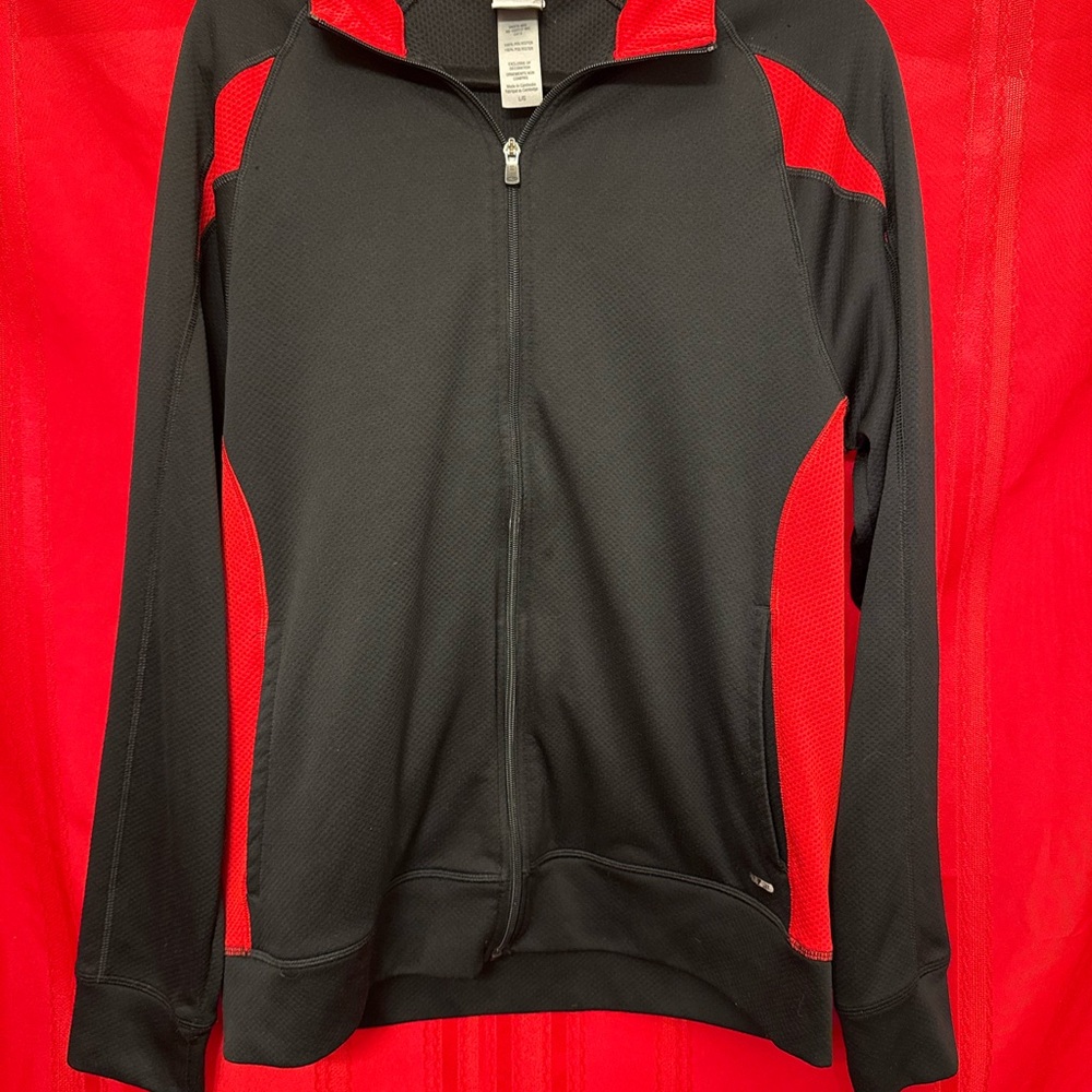 Men’s Size Large Black and Red Champion Zip-Up Long Sleeve Jacket